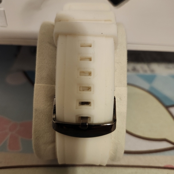 Watch - Picture 3 of 4